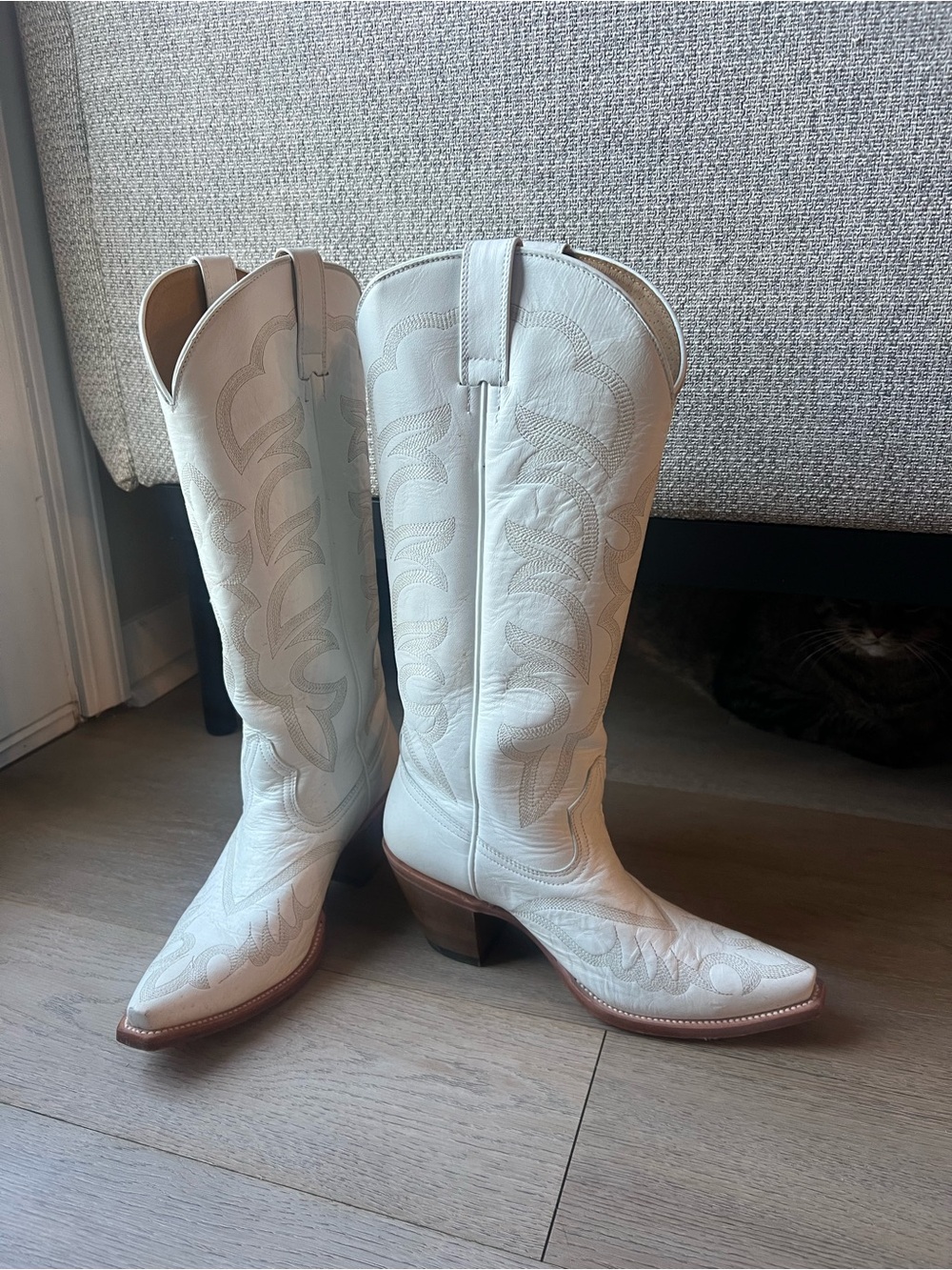 Shyanne High Desert White Cowboy Boots
